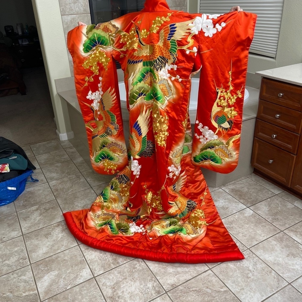 Japanese Orange uchikake Floral  Kimono Robe Traditional Japanese Wedding floral - Picture 4 of 12